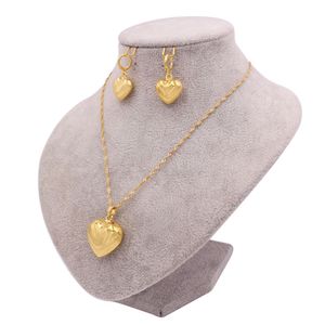 Insieme dei monili degli orecchini del pendente delle donne del cuore di stile semplice il regalo romantico liscio riempito oro giallo 18k