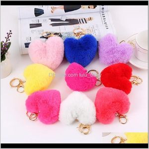 Nyckelringar Aessory Ankomstmode Hjärtform Imitation Rabbit Päls Key Chain Ball Mobiltelefon Keychain Car Women Bag Pendant Keychain577