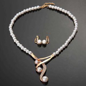 Biżuteria Zestawy Luksusowe Projektant Bransoletka Hak Kształt Wisiorek Faux Pearl Zroszony Naszyjnik Kolczyki Zestaw Party Bridal Party Wedding Collier Afryin