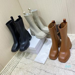 2021 Women Betty PVC Rain Boots Womens Half Booties Leather Platform Heel Knee Boot Top Designer Sickle Bottom Shoes Size 35-40
