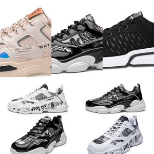 Plattform Running Skor För Män Kvinnor Mens Trainer Vit Trippel Svart Cool Grå Utomhus Sport Sneakers Storlek EUR 39-44