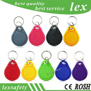 100st Custom Color 13.56MHz Key Tag RFID Fuid Kortetikett Engångskopia Klon Keychain UID Ändrat Block 0 Skrivbar Stäng KeyTag