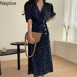 NEPLOE MAXI DRESSES Women Korean Vintage Short Sleeve Vestidos V-nacke Single-breasted Lace-Up Waist Polka-Dot Eleganta Klänningar 210422