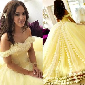 Elegante gelbe Quinceanera-Kleider, schulterfrei, 3D-Blumenapplikationen, Ballkleid, 2022, Neuankömmling, süßes 16-15-Kleid, Junior-Blumen, Prinzessin, Abschlussball-Festzug-Kleider