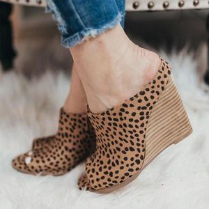 Slippers Summer Fashion Women Wedge Sexy Open Toe Leopard Женские сандалии на открытом воздухе повседневные удобные заостренные дамы