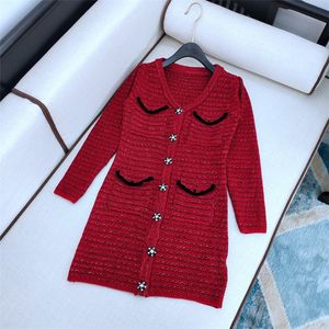 Abito casual lavorato a maglia patchwork con bottoni in strass con scollo a V manica lunga colore rosso natalizio da donna SML