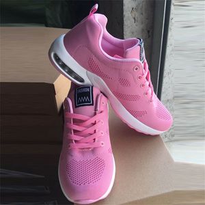 2021 Kvinnor Sock Skor Designer Sneakers Race Runner Trainer Tjej Svart Rosa Vit Utomhus Casual Sko Toppkvalitet W17