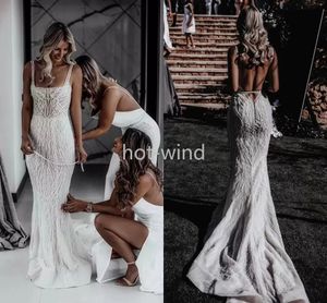 2022 glittering lantejouled beach boho vestidos de casamento 2022 Modern quadrado pescoço sexy aberto traseira espaguete cintas de espaguete sereia vestido nupcial varredura de trem vestes de mariée árabe ee