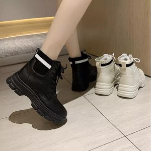 Kvinnor stövlar plattform skor chaussures svart vit kvinna cool motorcykel boot läder sko tränare sport sneakers storlek 35-40 06