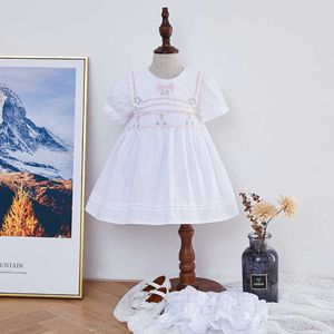2ピースの赤ちゃん女の子のスコッキングドレスのための幼児の手作りのカーコック幼児刺繍のドレス子供ブティックスペインの服210615
