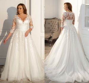 Skromna suknia ślubna 2021 V Neck 3/4 Koronki Rękawy Aplikacja Linia Biały / Ivory Tulle Suknia Ślubna Plus Size Custom