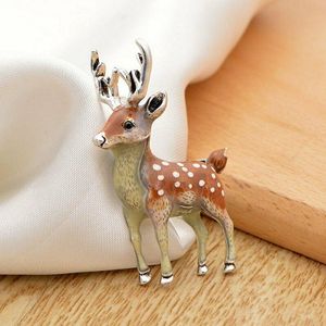 ピン、ブローチファッションかわいいシカの鹿の動物形状ブローチクリスマスのためのクリスマスのための女性のウェディングドレスジュエリーギフト