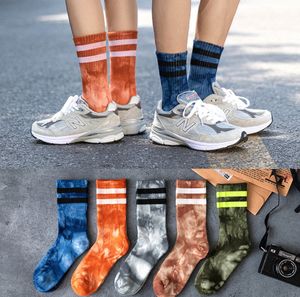 Bomull Skate Socks Män Kvinnor Sock Knä Hög Rolig Cykling Running Vandring Slips Dye Sox Harajuku Hip Hop Happy Socks