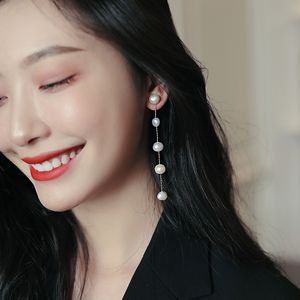 Orecchini lunghi di fascino della nappa della perla barocca semplice di modo coreano per gli accessori eleganti della festa nuziale dei gioielli della ragazza gotica della donna