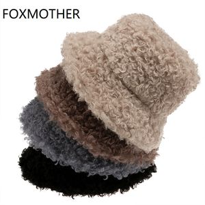 Foxmother 새로운 야외 따뜻한 양고기 가짜 모피 양동이 모자 블랙 솔리드 솜털 낚시 모자 파나마 밥 어부 Gorros 여성 겨울 2021