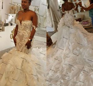 Afrikanska Nigerian Mermaid Bröllopsklänningar 2022 Sexig utanför axelspetsen Bridal Gown Ruched Chapel Train Plus Size Vestidos de Novia