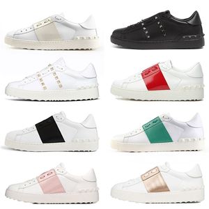 Sapatos sociais masculinos e femininos com picos Designers de luxo Novidade 2021 Tênis preto branco rosa verde vermelho Tênis de camurça de couro de alta qualidade tamanho 35-46