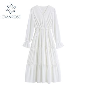 Flare långärmad vintage strand klänning v-nacke elegant fluffig vestidos kvinnlig chic koreanska mode 2 färger bohemiska frocks 210515