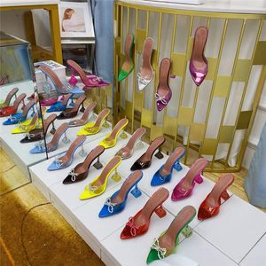 Kadın Moda Ipuçları toptan satış-Sandalet Tasarımcısı Yüksek Topuklu Kristal At Nalı Topuk Elbise Ayakkabı Bayanlar Moda Düğün Şeffaf Parlatıcı Kapak Toe Güzel Ucu Seksi Bayan Yaz Kristal Ayakkabı