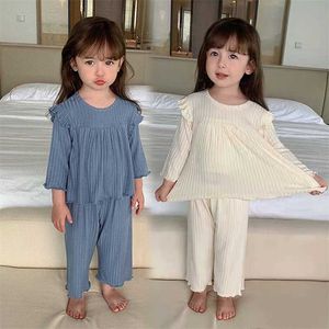 Baby girls pyjamas set söt vår höst mjuk lös ruffled ribbed pullover två stycken hem slitage spädbarn toddler kläder 211130