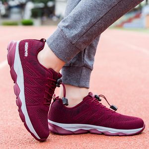 2021 Designer Running Skor för kvinnor Rose Red Fashion Womens Trainers Högkvalitativa Utomhus Sport Sneakers Storlek 36-41 WT