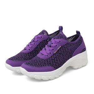 2021 Designer de tênis para mulheres Branco Cinza Roxo Rosa Preto Moda Mens Treinadores de Alta Qualidade Outdoor Sports Sneakers Tamanho 35-42 QA