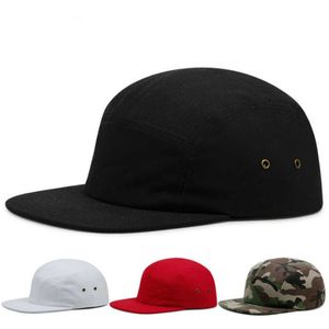 Beiläufige 5 Panelkappe schwarz Massive flache Rand Baseballkappe Einstellbare leere Hip Hop Cap Five Panel Snapback Hat Knochen gebogener Sunhat Q0703