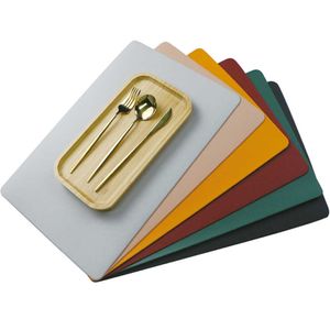 Set av 4/6/8/10 Faux Läder Placemats, Värmebeständig Lätt att rengöra glidande rektangelmatta, för kök matbord dekorationer 210706