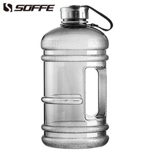 Soffe 2.2L大容量1/2ガロン水のボトルBPAフリーシェーカータンパク質プラスチックスポーツウォーターボトル手グリップジムフィットネスケトル210610