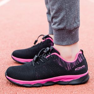 2021 Designer löparskor för kvinnor Rose röda mode kvinna tränare högkvalitativa utomhus sport sneakers storlek 36-41 wf