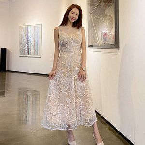 Summer Korean High quality Floral Embroidery Elegant Party Dress Women O-Neck Sleeveless Mesh Sweet Long 210529