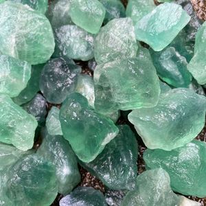 Oregelbunden naturlig grön kristall sten ädelstenar för handgjorda hängsmycke halsband nyckelringar smycken gör tillbehör hem trädgård dekor