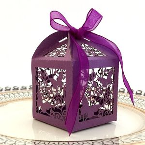 Favorece os detentores de laser diy cortado de borboleta oco para presentes caixas de doces com decorações de festas de casamento personalizadas de fita
