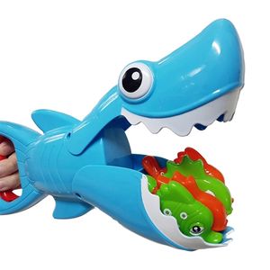 Shark Grabber Fish Baby Bathtub Bath Toys Toddler Interaktiv Swiming Pool Fiske Tool Utomhus Beach Vatten Toy Presenter till Boy 210712