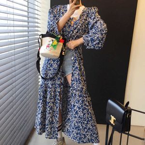 Boho Long Lantren Sleeve Flower Print Women Dress Elegante primavera con scollo a V Button Vestidos Holiday Femminile Retro Maxi Abiti 210527