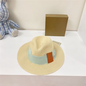 Hot Men Słomowe kapelusze wysokiej jakości modny klasyczny oddychający płaski brzegowy kapelusz dopasowany swobodny słoneczny dekoracyjne fedory jazzowe