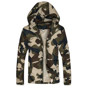 Mężczyźni Kurtka Bomber Cienki Slim Long Sleeve Camouflage Kurtki wojskowe Kapturem Wiatrowskaz Zipper Zagód Outwear Army Marka Odzież 210927