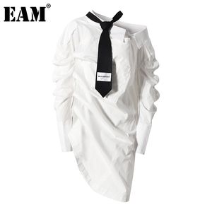 [EAM]女性ネクタイプリーツの不規則な大きさのシャツのドレスの非対称襟長袖ファッション春秋1DD6950 21512