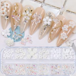 Pudełko Kolorowe Różne Płatki Kwiaty Łęk Krawaty Glazed Pearl 3D Nail Art Dekoracje Charms Glitter Supplies Narzędzia Biżuteria