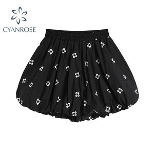 Summer French Style Floral Embroidery Short Pants Women Streetwear Slim Waist Black Pant Female All-match Trousers 210515