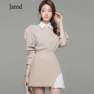 Vår 2 stycken Set Vit Patchwork Slå ner Krage Puff Sleeve Simple Blouses Bodycon Pleated Mini Skirt Office Lady Suit 210519