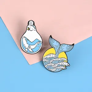 Blue Sea Tail Whale In Bulb Brosch Pins Emalj Animal Lapel Pin Brosches For Women Men Top Dress Cosage Fashion Jewely Will and Sandy