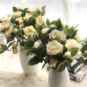 プラスチック製の茎のブライダルデコレーションの結婚式が付いている装飾的な花の花輪の花輪 ロット人工生地の歯屋の花の植物