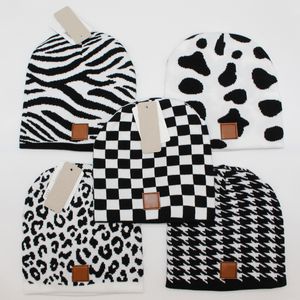 Schwarzes Schachbrett-Damen-Mütze-Paar-Street-Dance-Hip-Hop-Karo-Leopardenmuster-Kaltmütze für Männer und Damen, trendige warme Wollmütze mit Stirnband