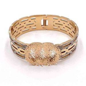 Famous Brand Jewelry Ladi Women Stainls Steel Gold Bracelets & Bangl