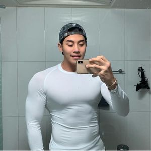 Fitness T-shirt Men Sports Tee Tops Compression Shirt Workout Muscle Autumn Brand Gym Clothing Bodybuilding Long Sleeve Tshirts 210421