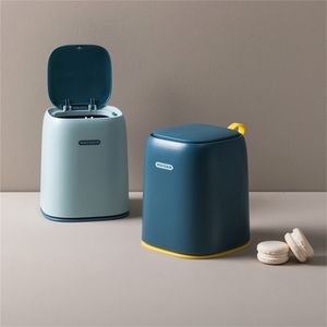 Hushållens pressningstyp Dubbelskikt Skräp Can Office Wastebasket Bucket med lock Bärbar bil Mini Avfall Skräp Bin Clean Tool 211222