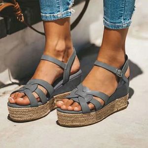 Kvinnor Spänne Strand Sandaler Kvinna Weave Hemp Flat Platform Ladies Casual Beach Skor Kvinna Hollow Out Footwear Plus Storlek