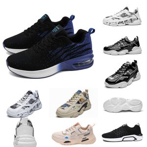 J061 Mężczyźni Buty do biegania dla Hotsale Platforma Męskie Trenerzy White Triple Black Cool Green Outdoor Sports Sneakers Rozmiar 39-44 16