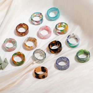 Mode Bunte Transparente Offene Marmor Muster Acryl Ring Harz Schildkröte Ringe für Frauen Mädchen Schmuck Zubehör